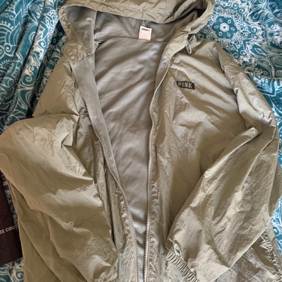 VS windbreaker - Picture 2 of 2